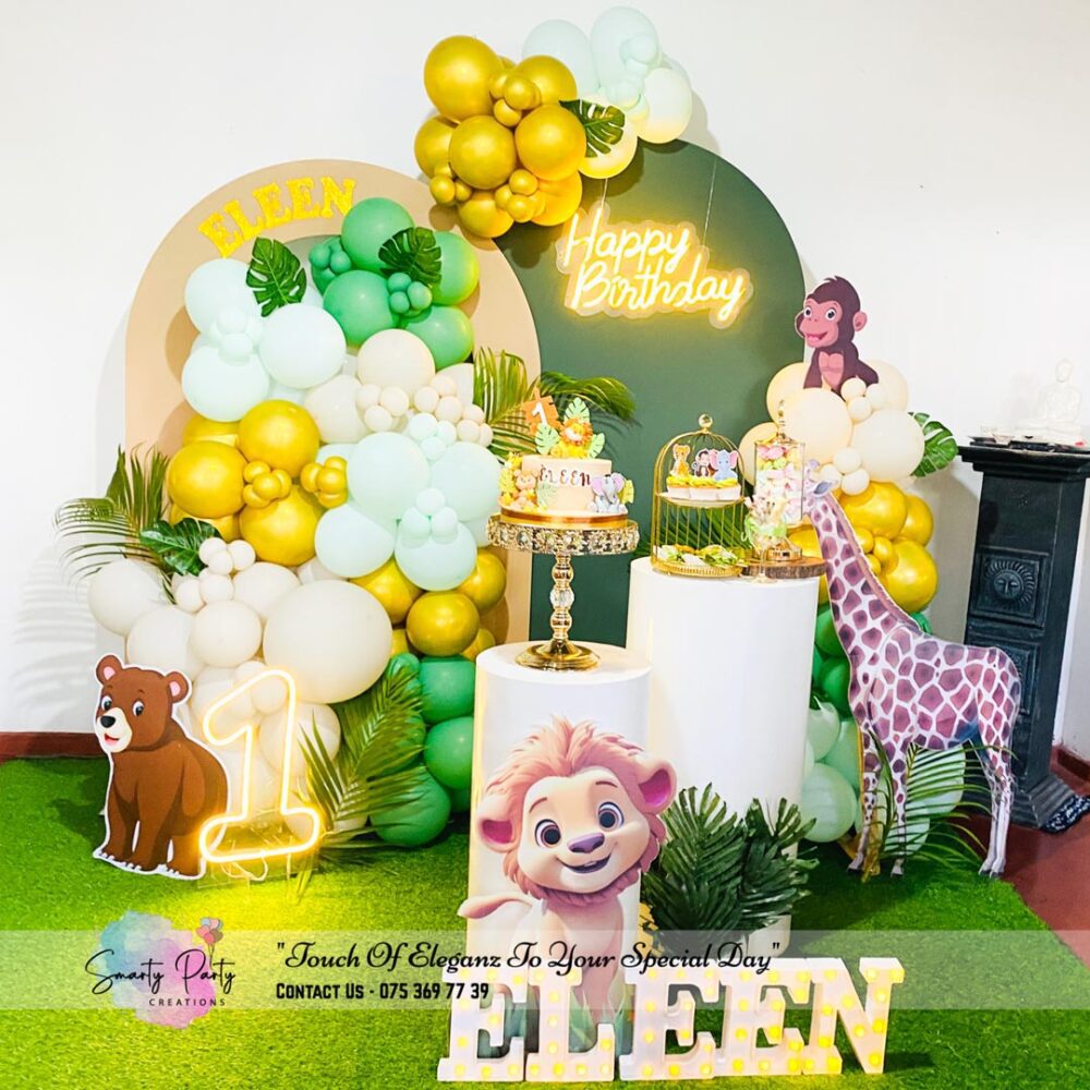 Wild Theme with hollow arch and 4'X7' arch